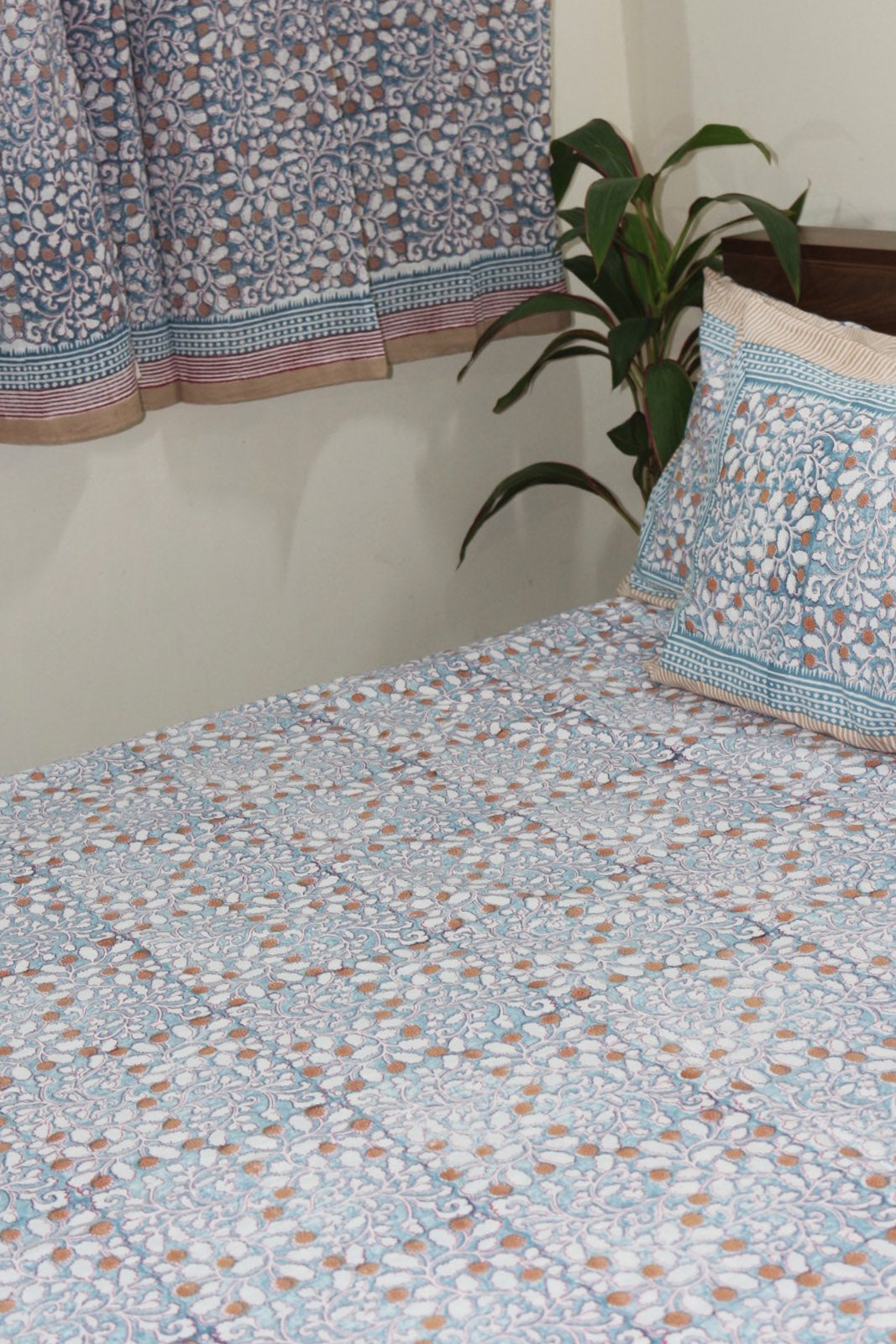 floral jaal White Hand Block Printed Cotton Bedsheet