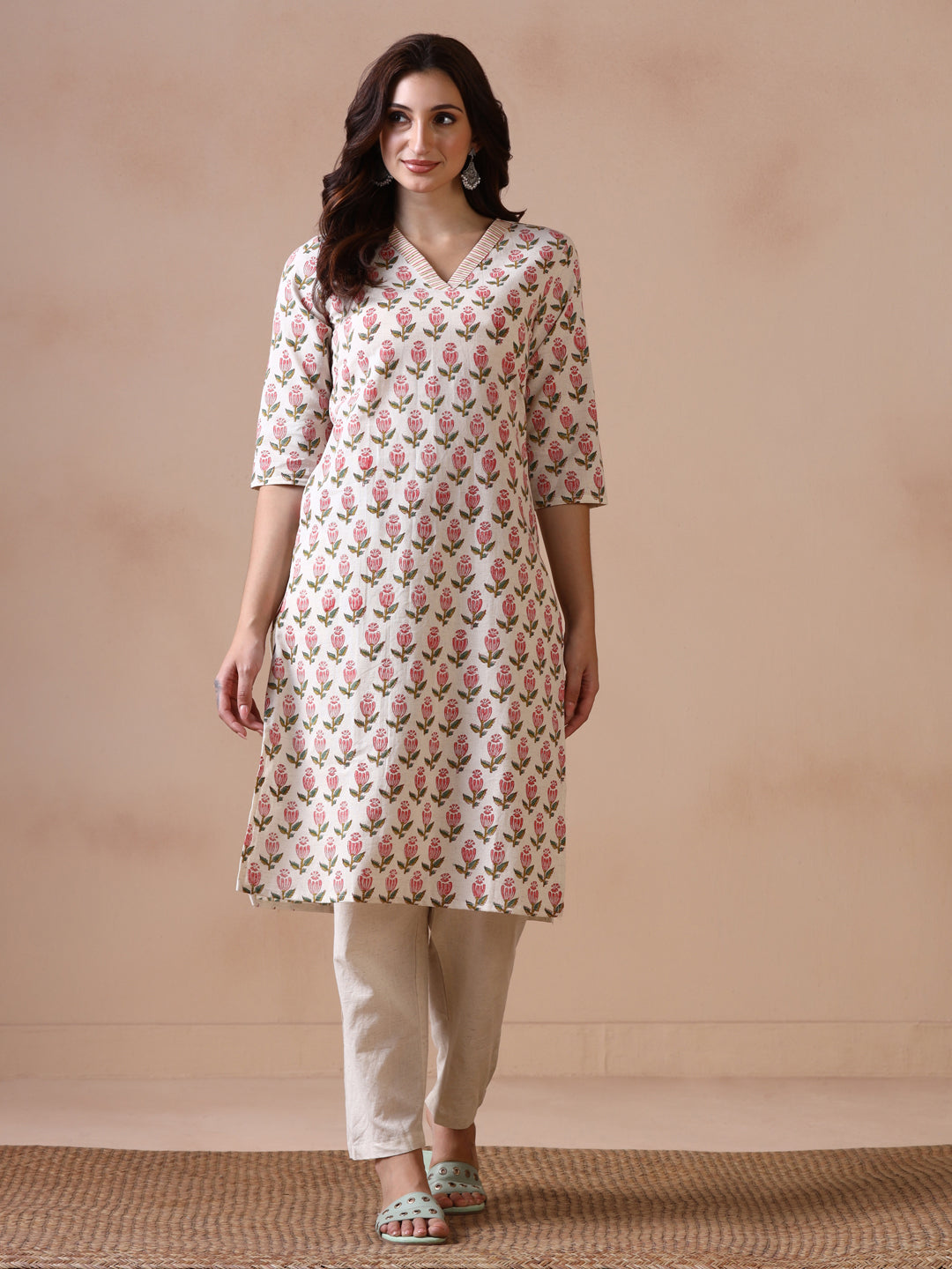 Traditional Buti Handblock Printed Cotton V- neck Kurta
