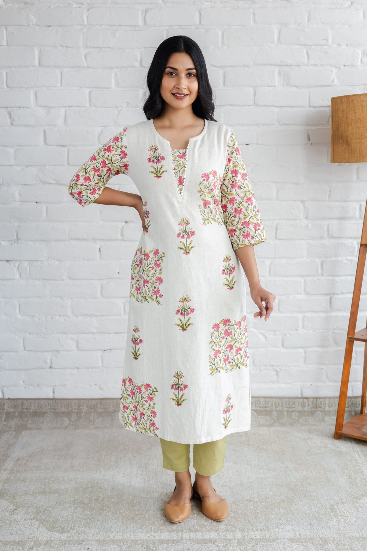 V Neck Mughal Jaal and Butta Placement Hand Block Printed Straight Kurta