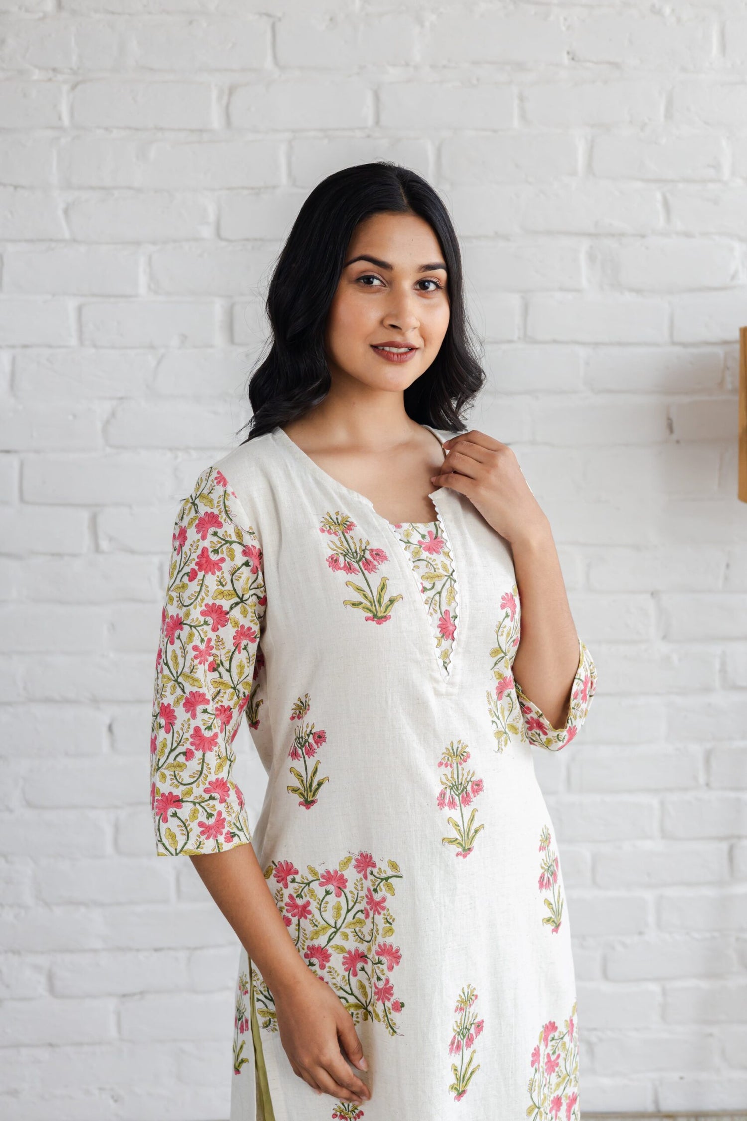 V Neck Mughal Jaal and Butta Placement Hand Block Printed Straight Kurta