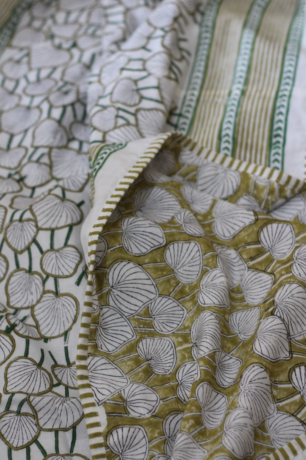 Lotus leaf jaal White Hand Block Printed Cotton Dohar